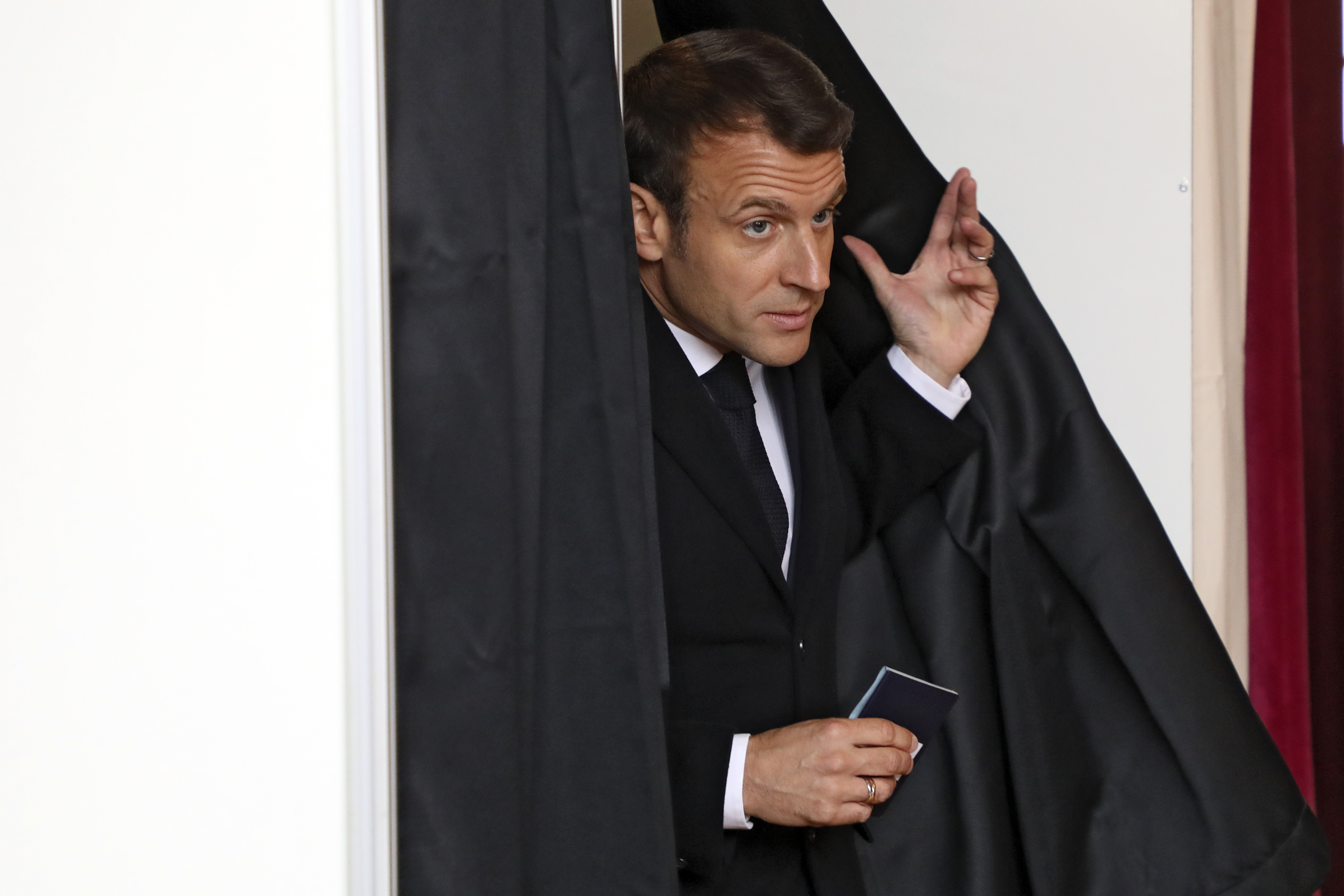 French president Emmanuel Macron voting on May 26.