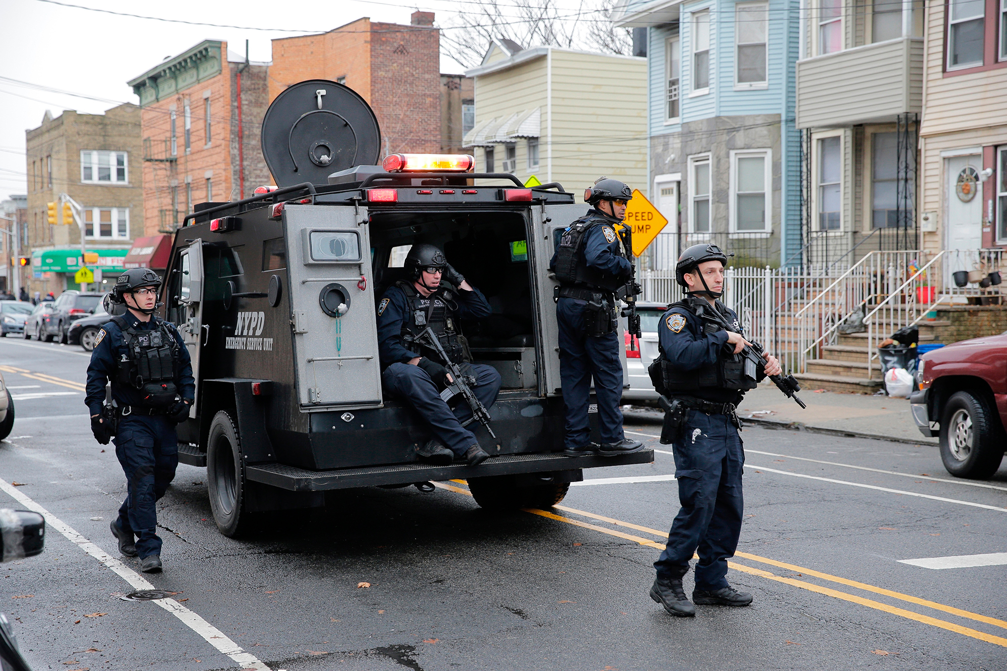 The New York Police Department Bomb Squad is responding to the active shoot...