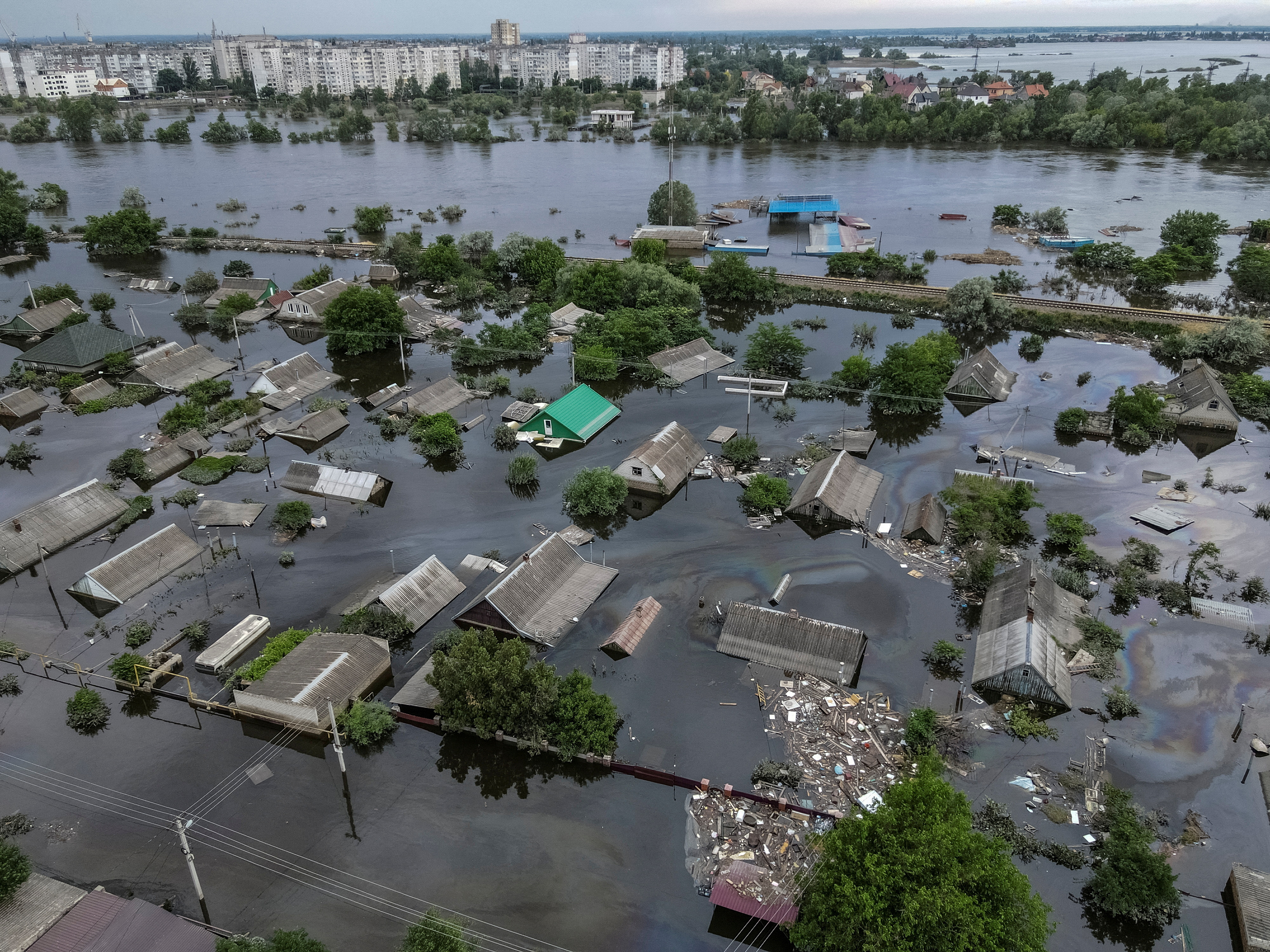 Se muestra un vecindario inundado en Kherson el 10 de junio. 