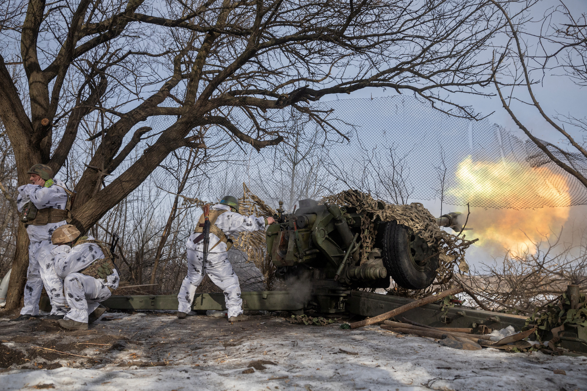 Ukrainian servicemen of the 80th Independent Air Assault Brigade fire rounds towards Russian targets near Bakhmut on Friday.