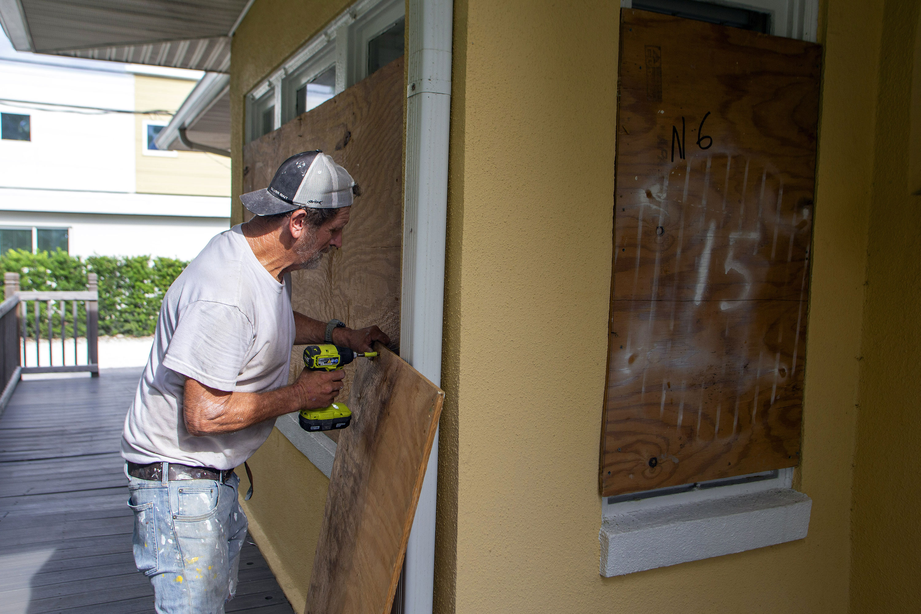 Hurricane Idalia updates: Florida takes direct hit from dangerous storm