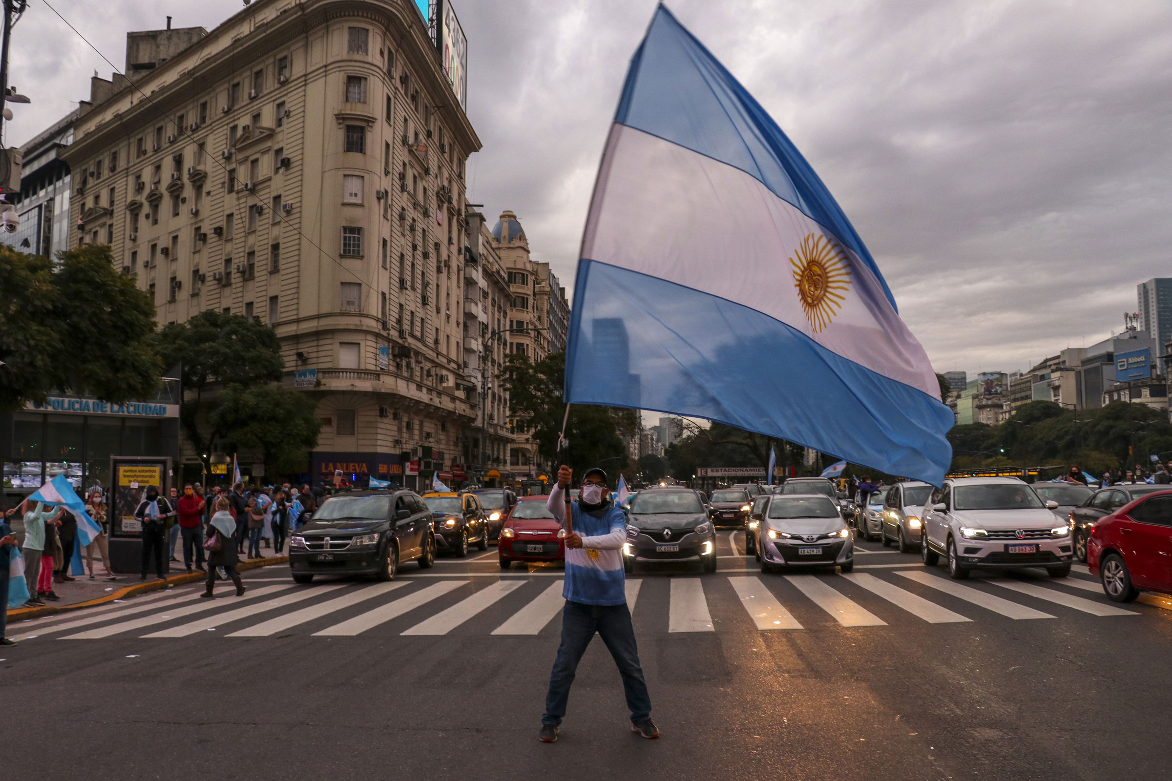 A man in Buenos Aires protests against the quarantine and the government of Alberto Fernández on Saturday.