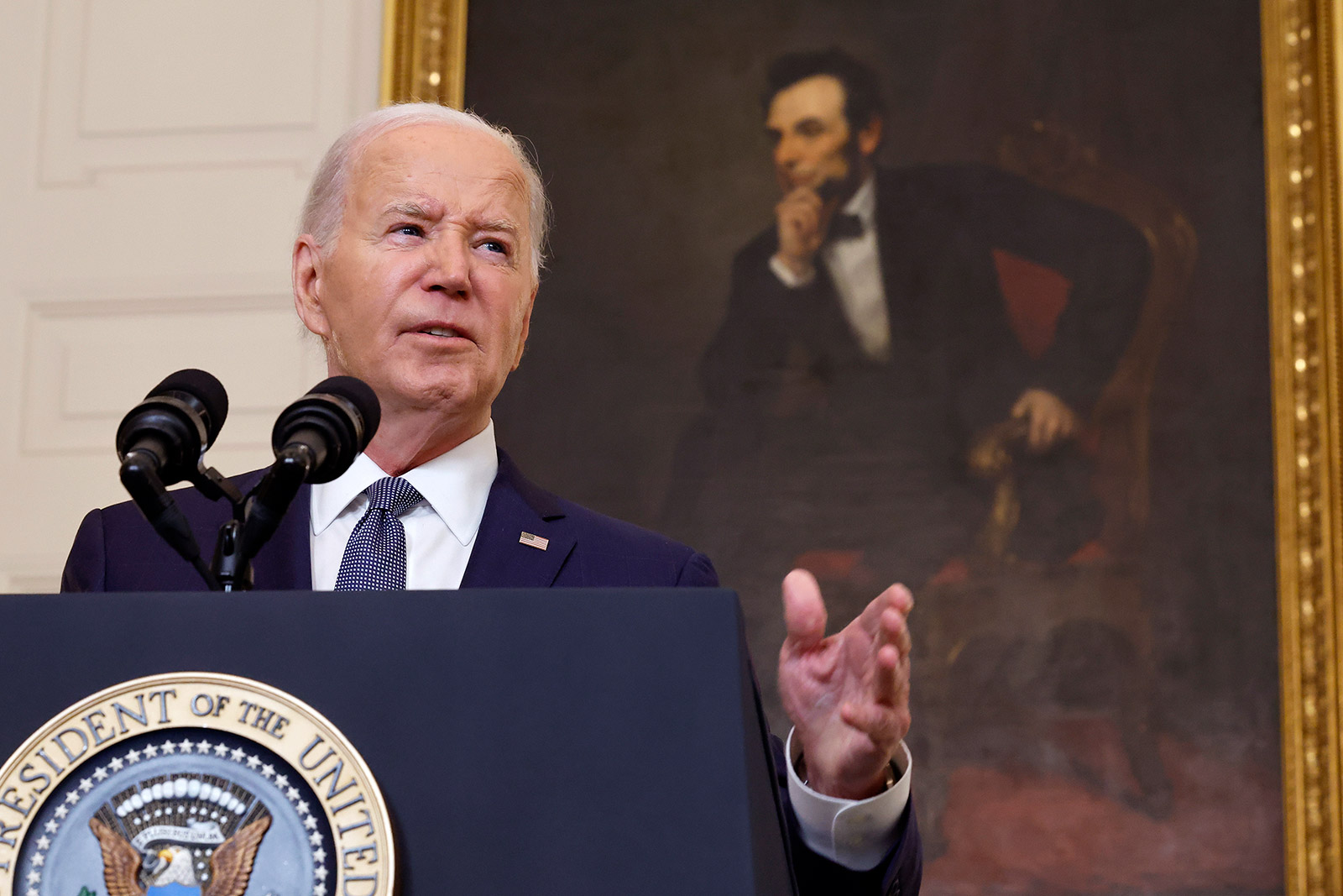 הנשיא ג'ו ביידן נואם בבית הלבן ב-31 במאי. 