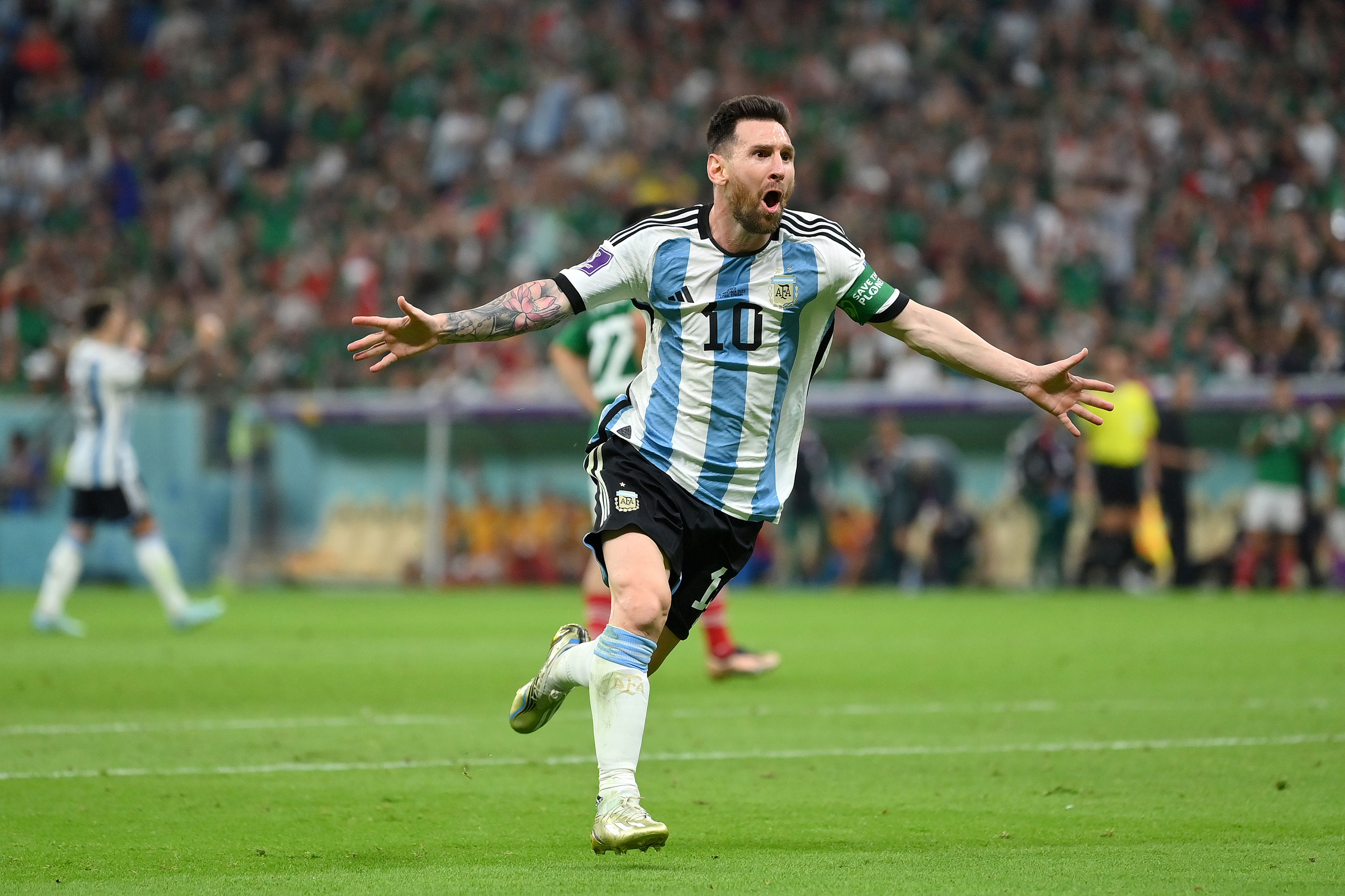 Lionel Messi celebrates scoring a goal against Mexico on Saturday.