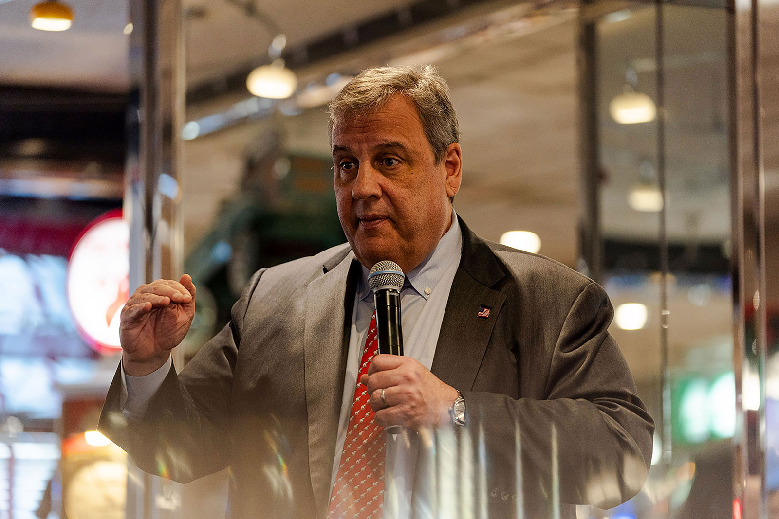 Christie speaks during a campaign event at MaryAnn's Diner in Amherst, New Hampshire, on Friday, January 5.. 