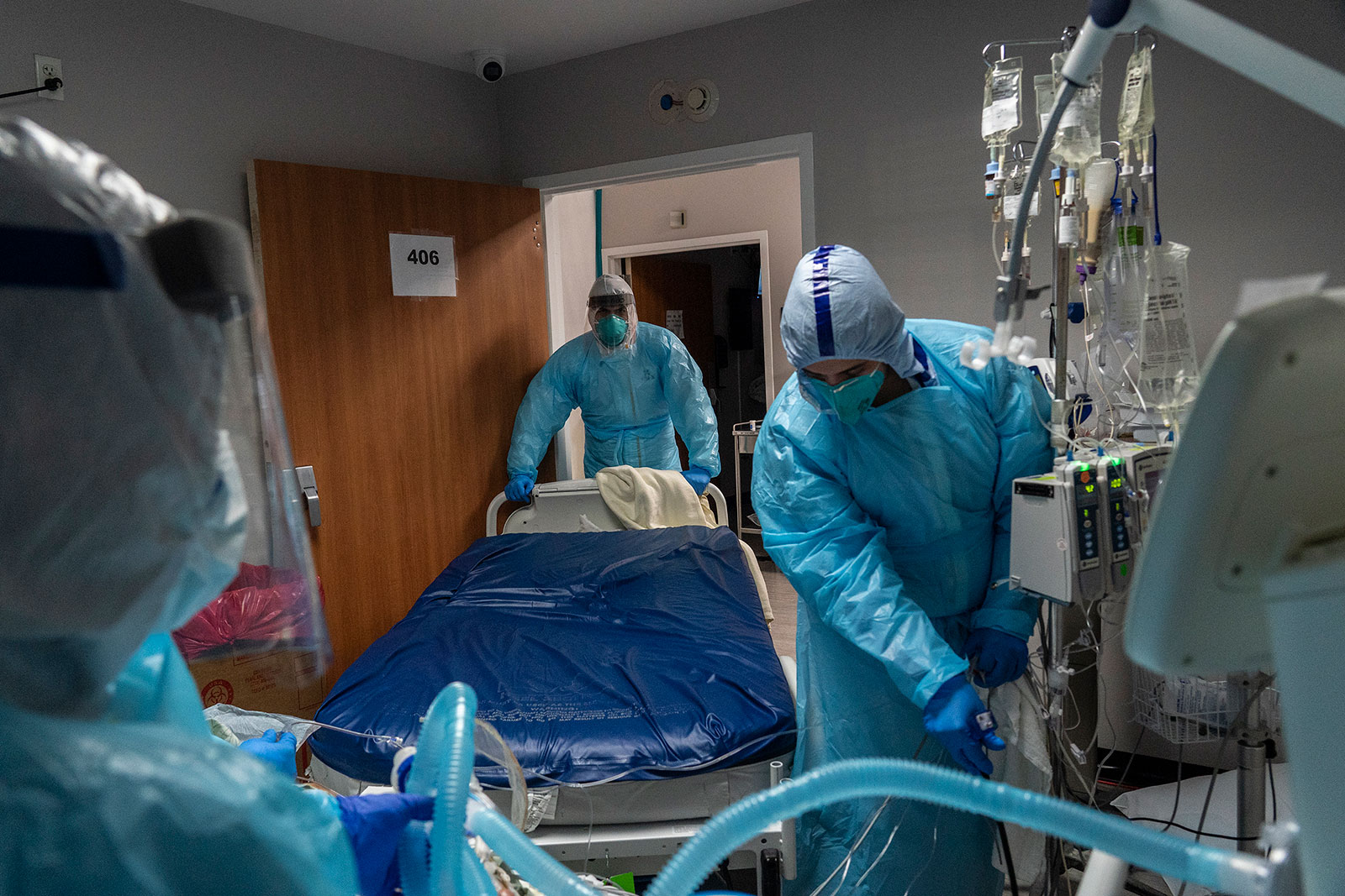 Medical staff treat a Covid-19 patient in the intensive care unit at United Memorial Medical Center in Houston, Texas, on November 19.