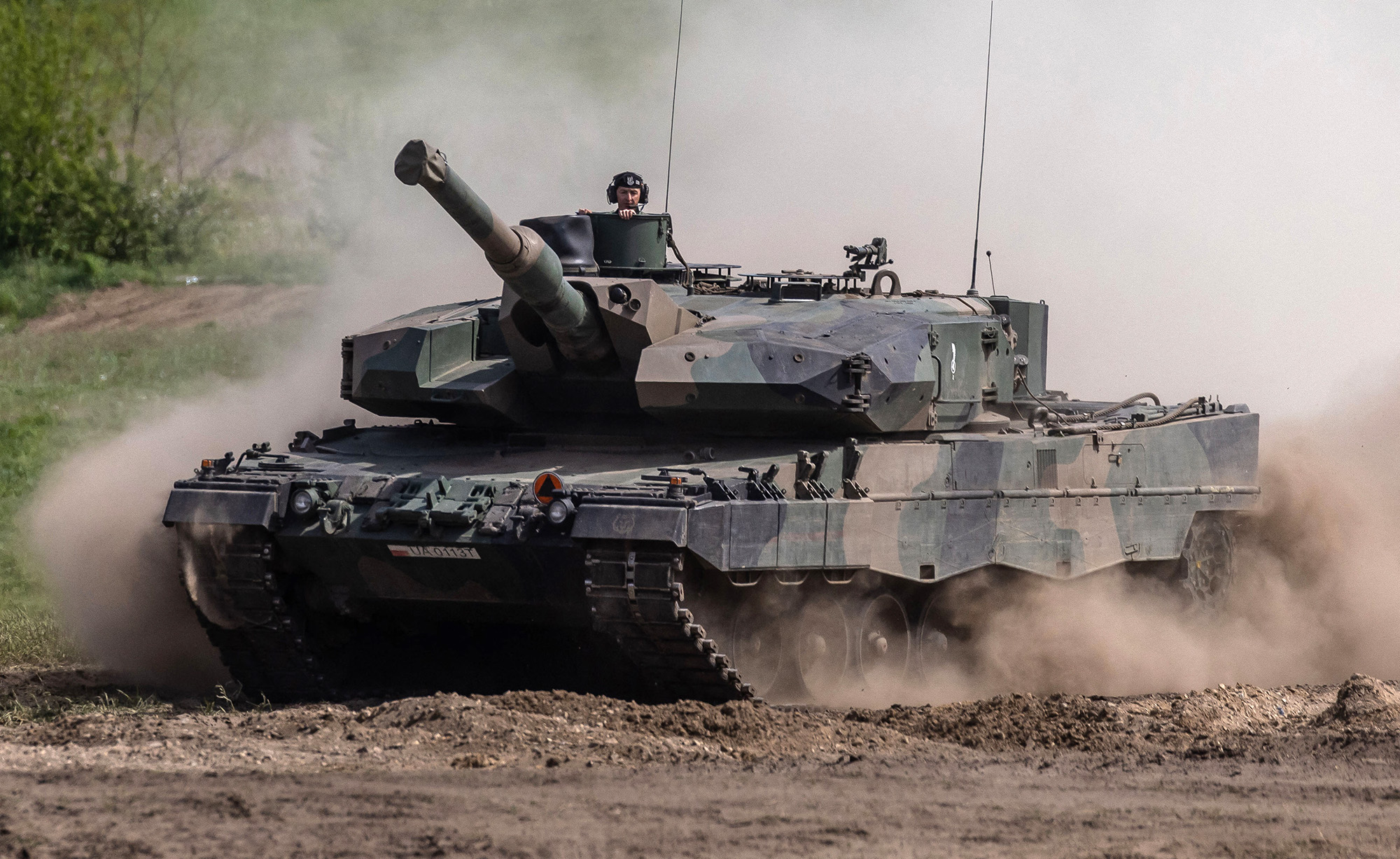 17) German defense ministry says it has 320 Leopard 2 tanks in its 