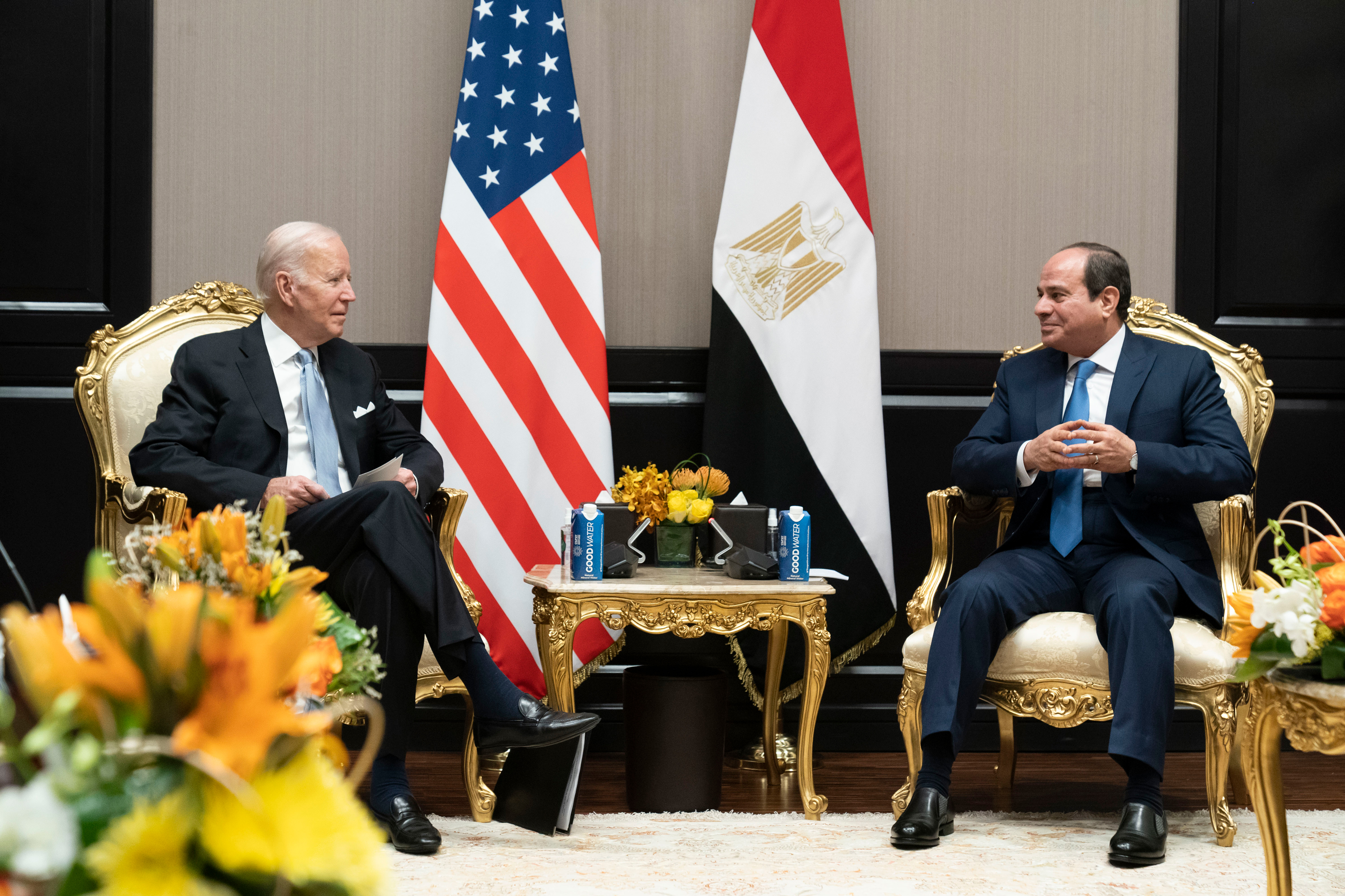 Joe Biden speaks with Egyptian President Abdel Fattah el-Sisi at the COP27 UN Climate Summit, in Sharm el-Sheikh, Egypt, on November 11, 2022.