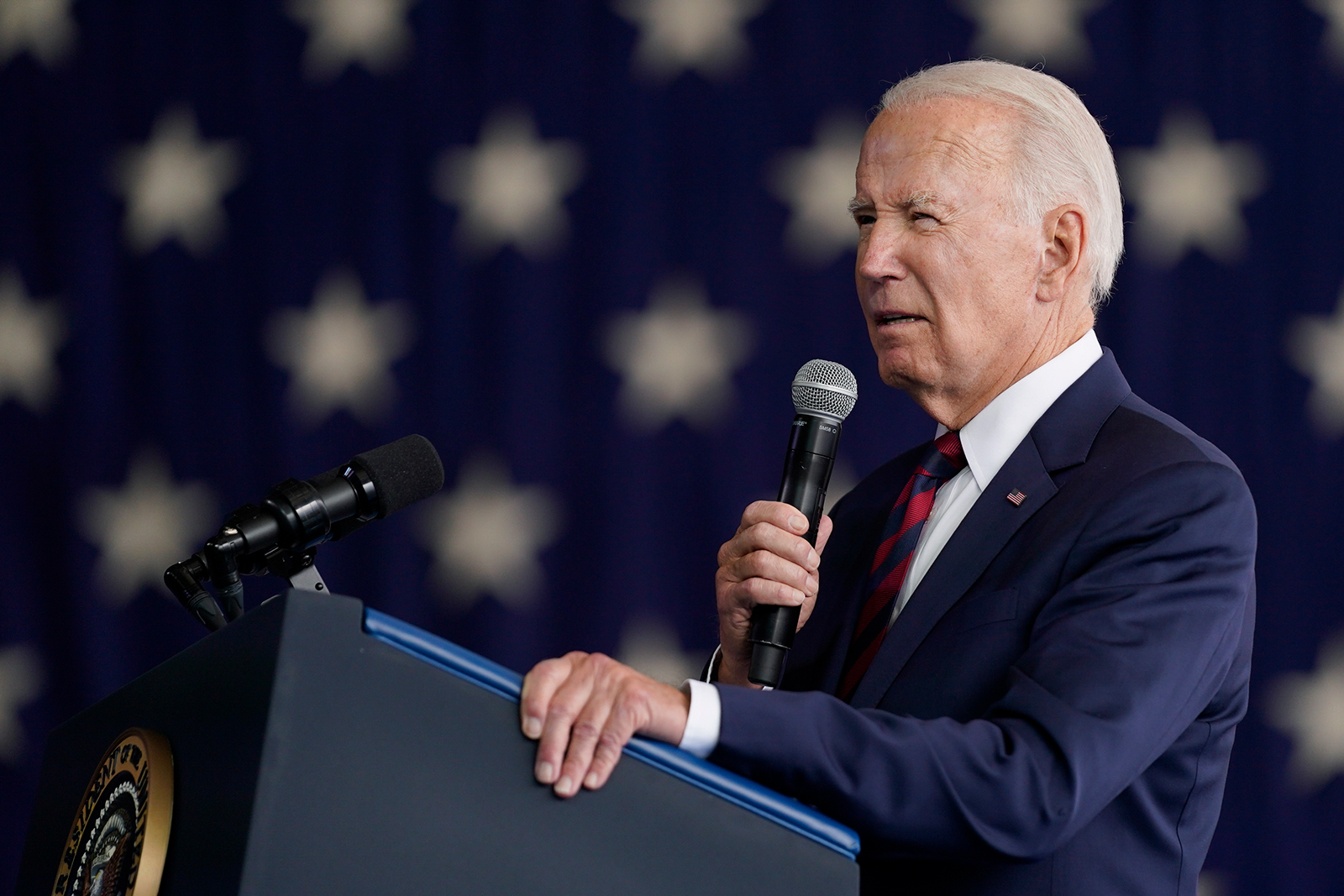 Joe Biden habla en Anchorage, Alaska, el 11 de septiembre. 