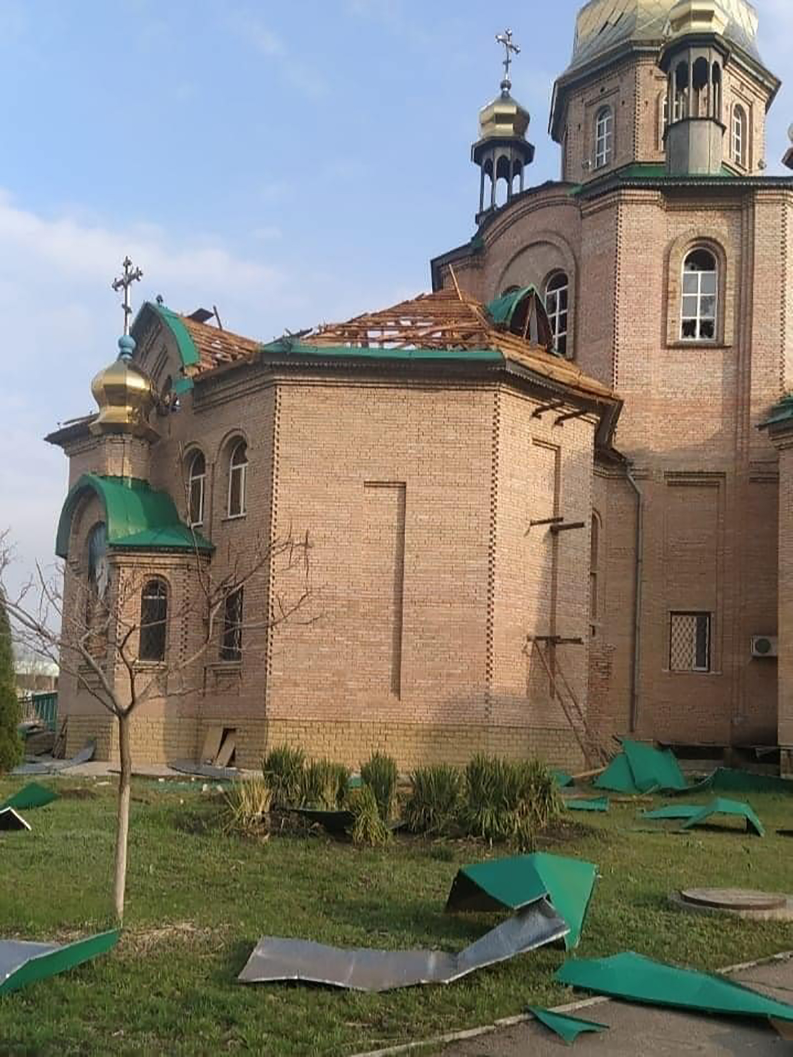 Photos shared by Serhii Haidai, the head of the Luhansk region military administration, show a damaged church in the eastern Ukrainian city of Severodonetsk. 