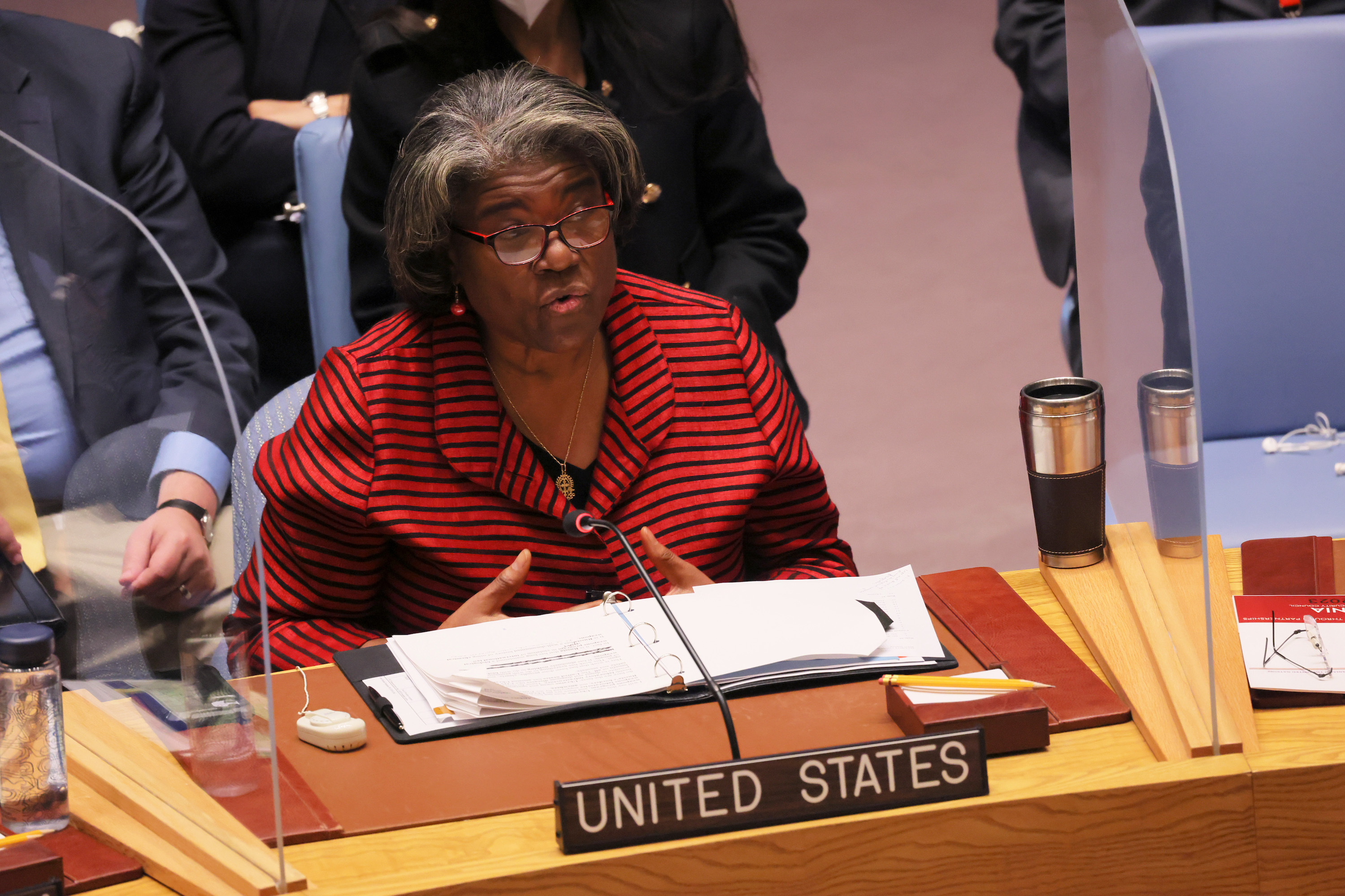 La embajadora de Estados Unidos ante las Naciones Unidas, Linda Thomas-Greenfield, habla durante la reunión del Consejo de Seguridad de la ONU el 11 de marzo en la ciudad de Nueva York. 