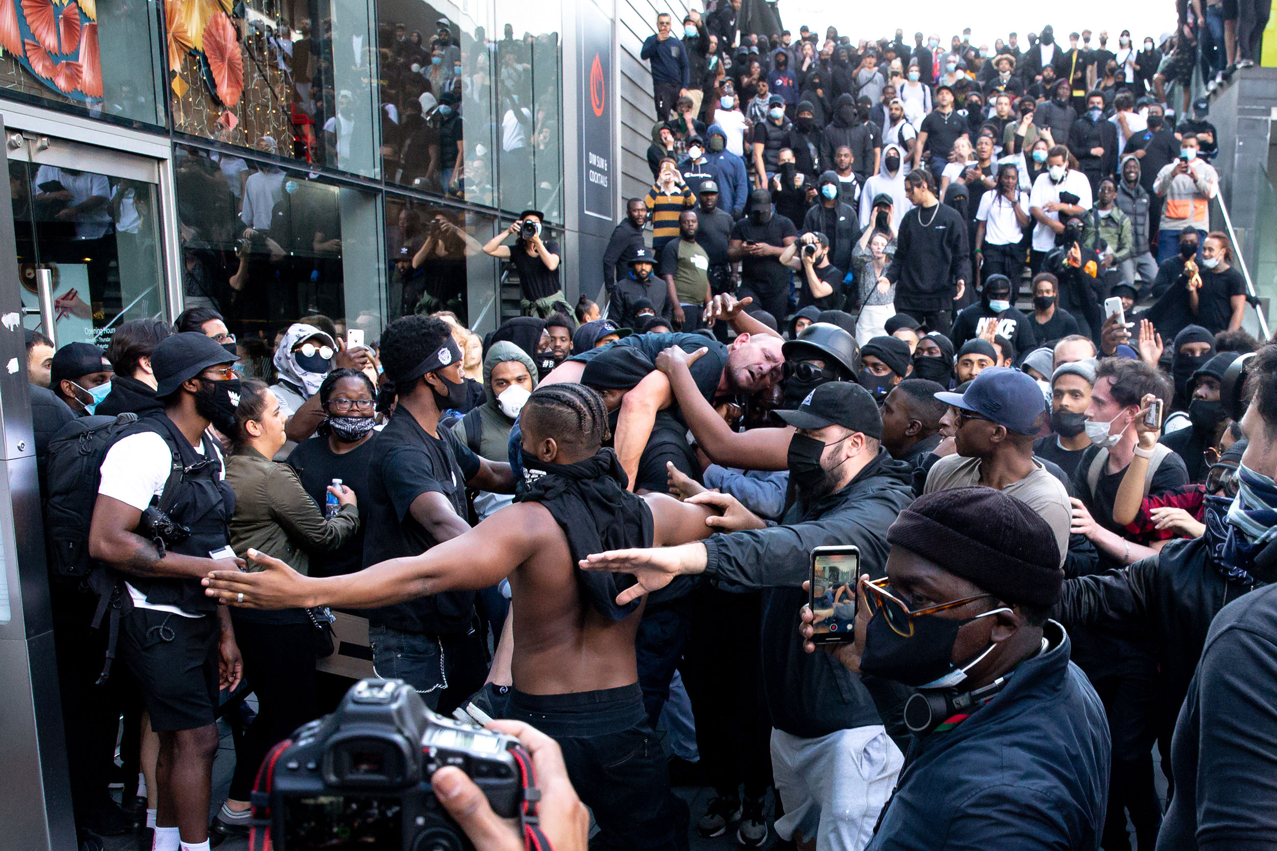 Protesters Have Shut Down A Major Thoroughfare In Washington Heres What The Mayor Has To Say 