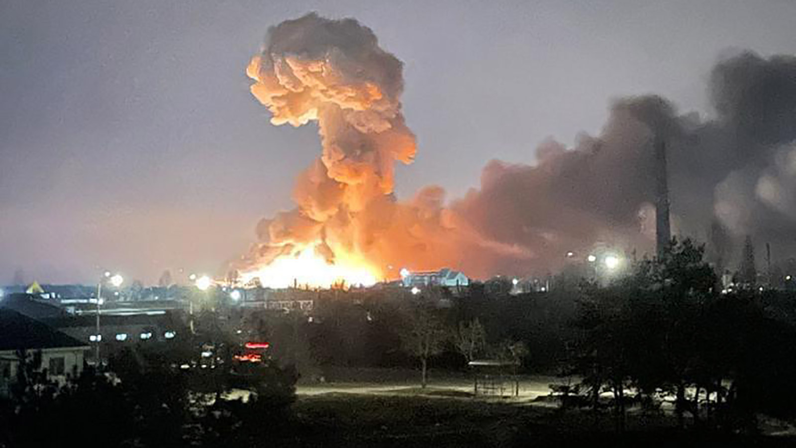 Un'esplosione è stata vista nella capitale ucraina di Kiev all'inizio di giovedì 24 febbraio.