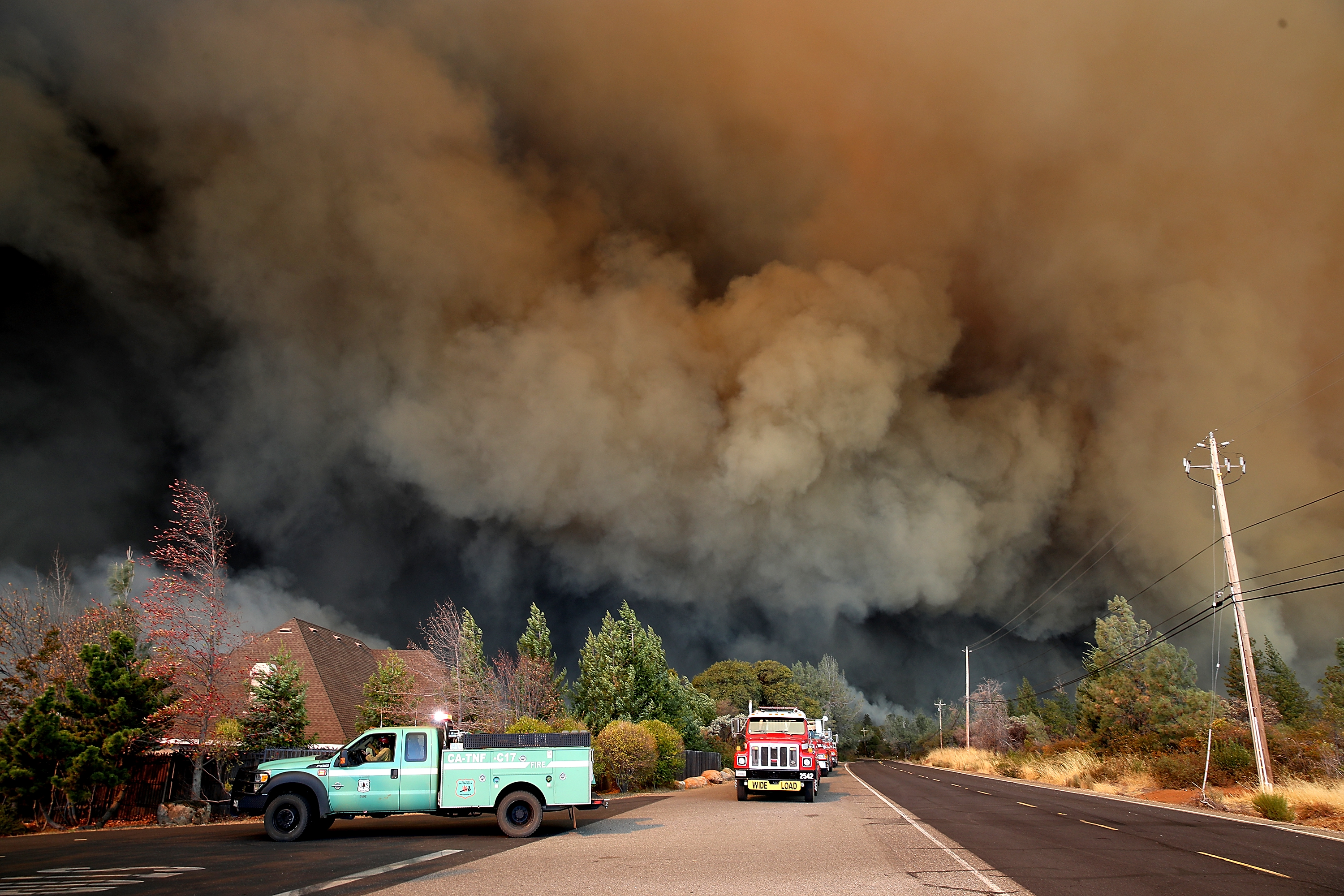 Лесной пожар в калифорнии. Парадайз пожар 2018 Калифорния. Калифорния ,Монтесито пожар. Парадайс город в США пожар. Город Парадайс Калифорния после пожара.