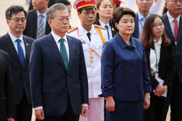 Moon Jae-in and his wife Kim Jung-sook during a visit to Vietnam last month.