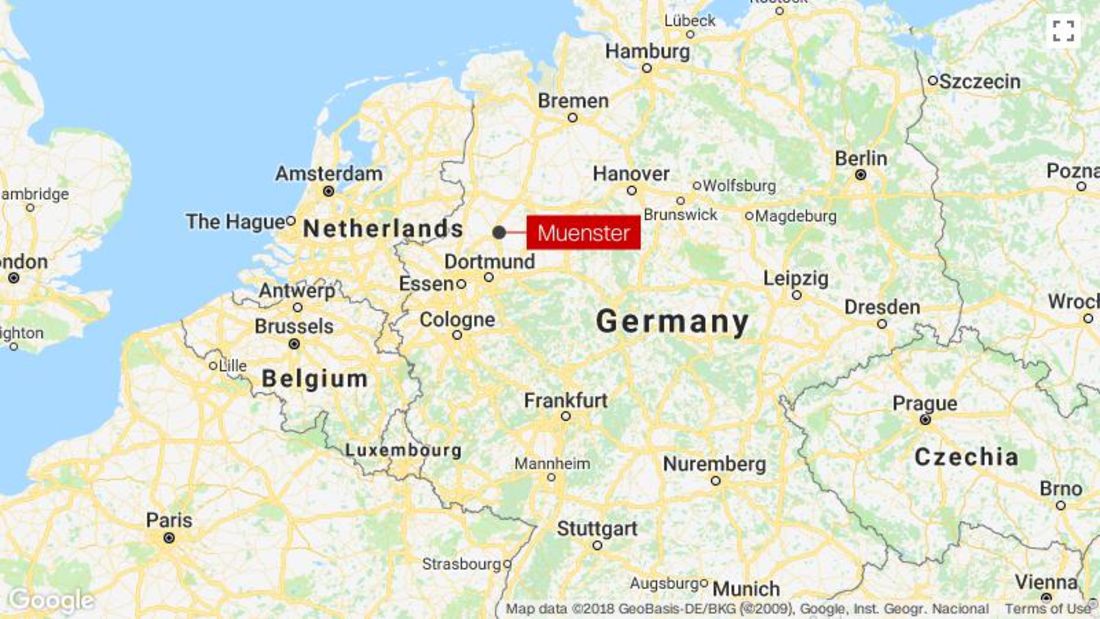 Muenster, Germany: 2 dead after delivery vehicle hits crowd - CNN