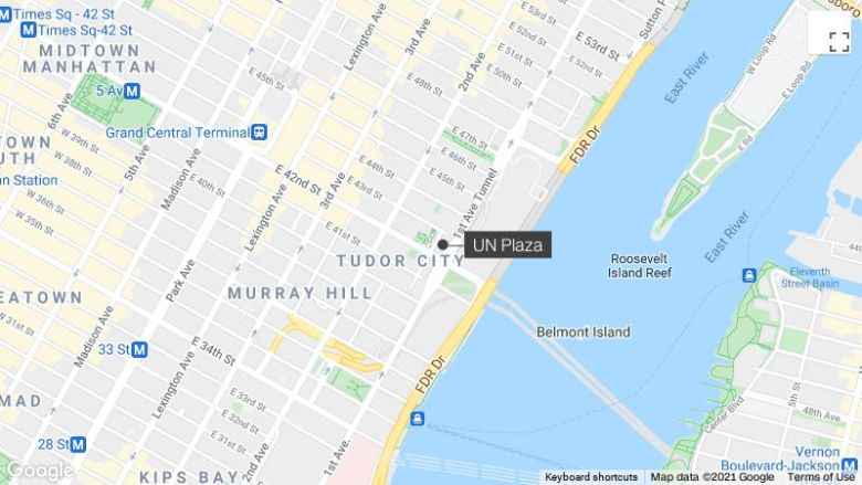 La polizia di New York risponde alle segnalazioni di un uomo che sembra avere un fucile da caccia fuori dalle Nazioni Unite