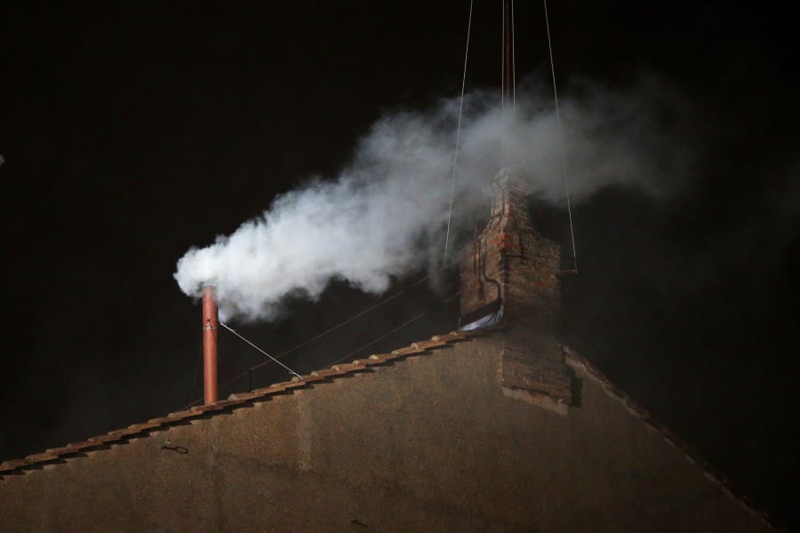 02 white smoke pope 0313