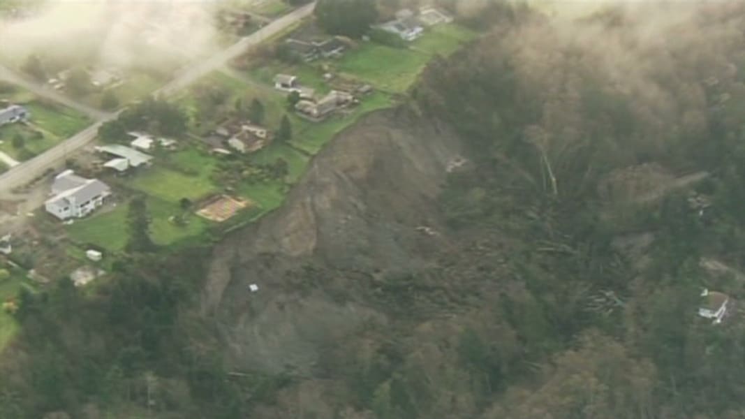 raney wa landslide threatens homes_00000112