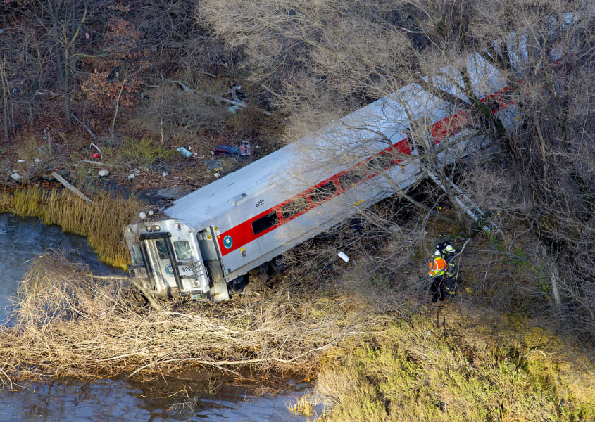 13 new york train derailment