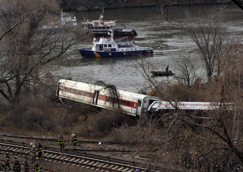 18 new york train derailment