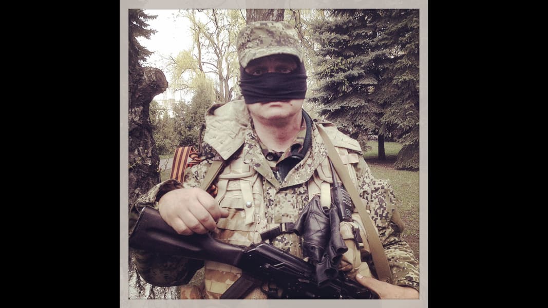 Ukraine masked gunman Scenes from the field