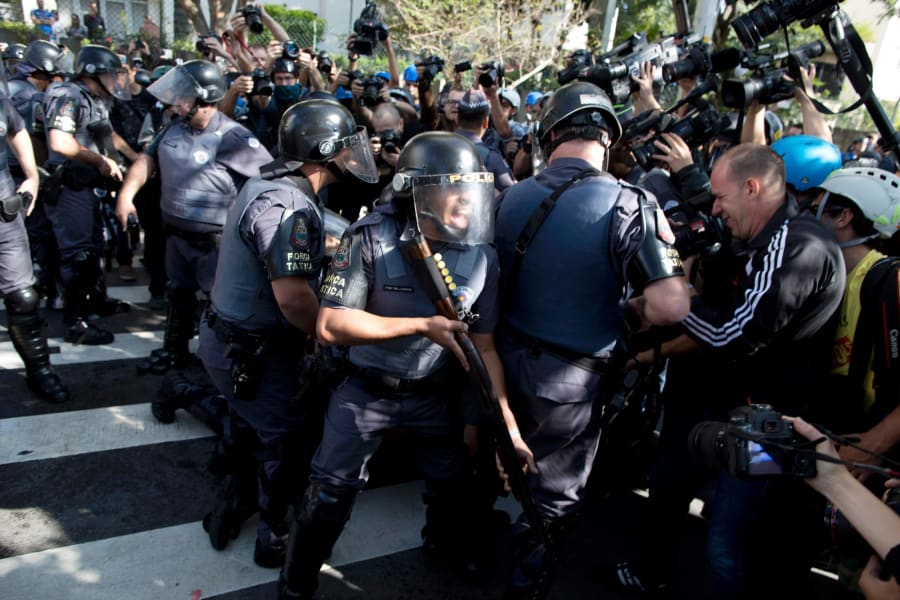 03 sao paulo protests 0612