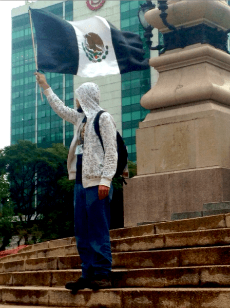 cnnee mexican protests flag black