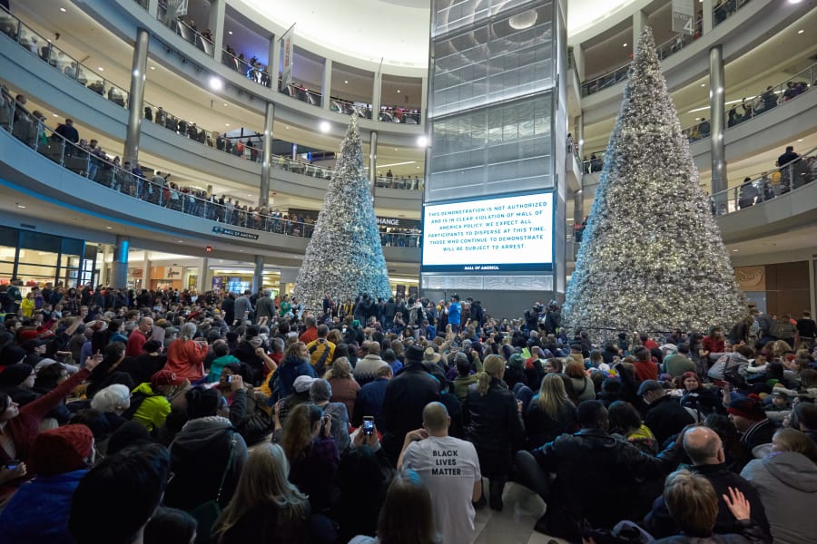 01 mall of america protest