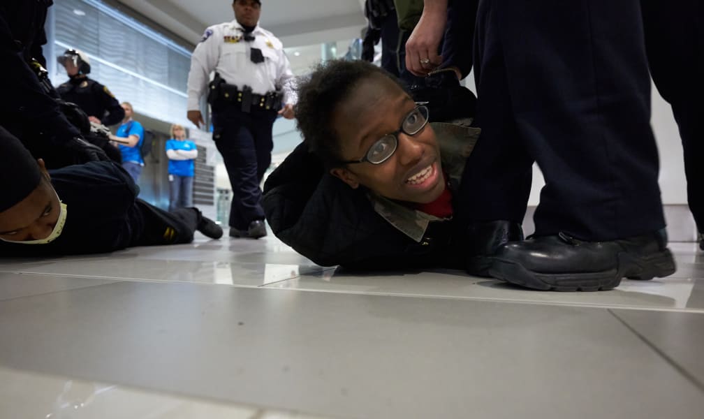 03 mall of america protest