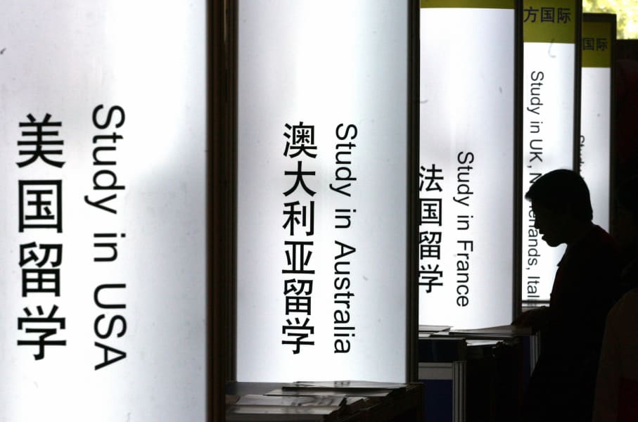 Chinese students study abroad