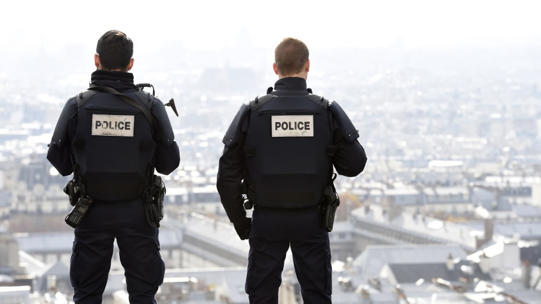 10 paris attacks manhunt