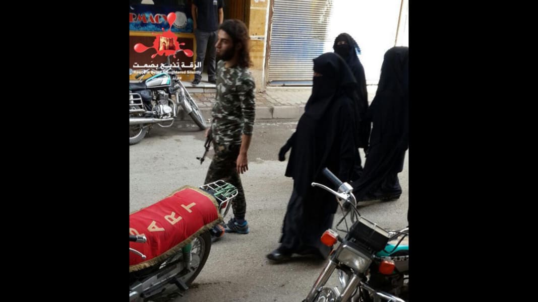 raqqa isis fighter wives