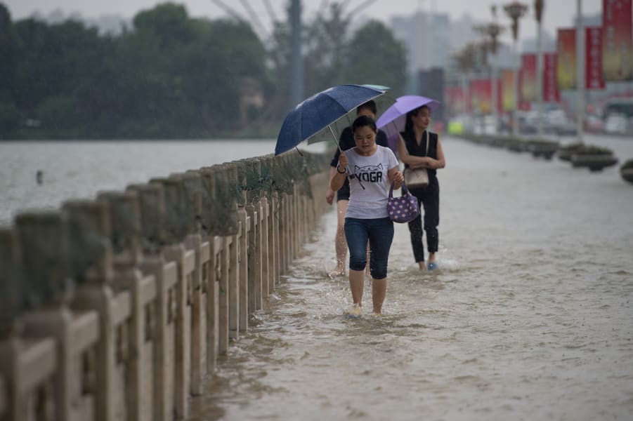 04 China flooding