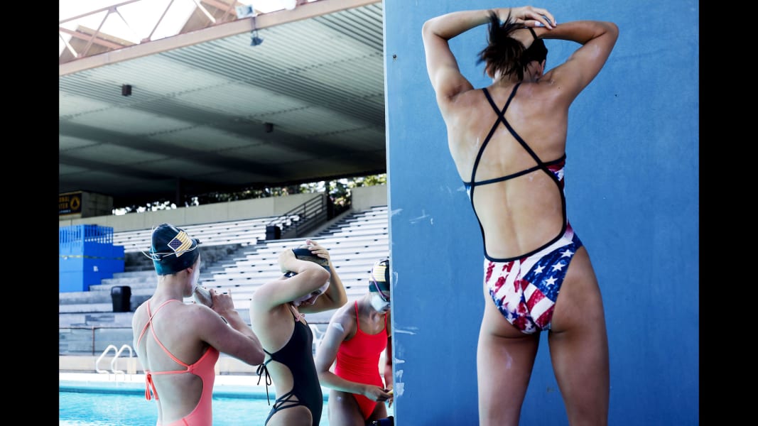 08 cnnphotos synchronized swimming RESTRICTED