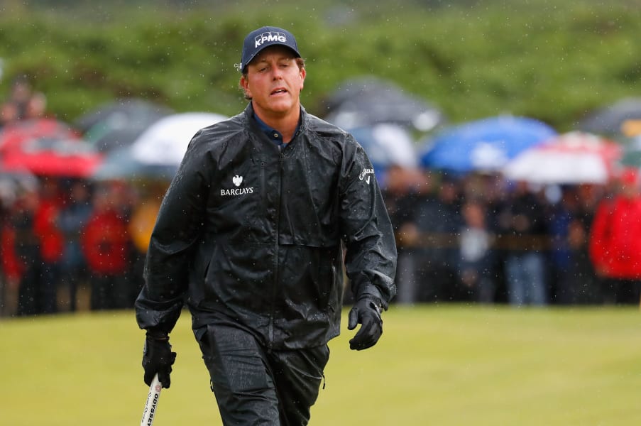 Mickelson in the rain 