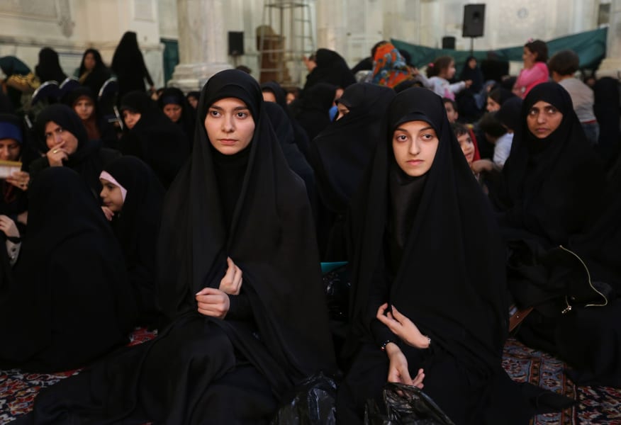 04 muslim headscarves explainer chador