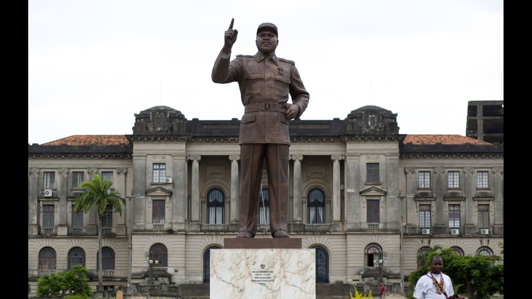 03 North Korea africa statues