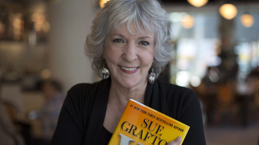 01 sue grafton FILE RESTRICTED