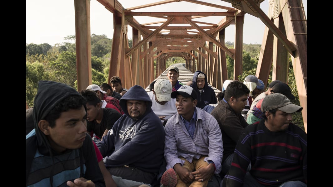 03 migrant caravan