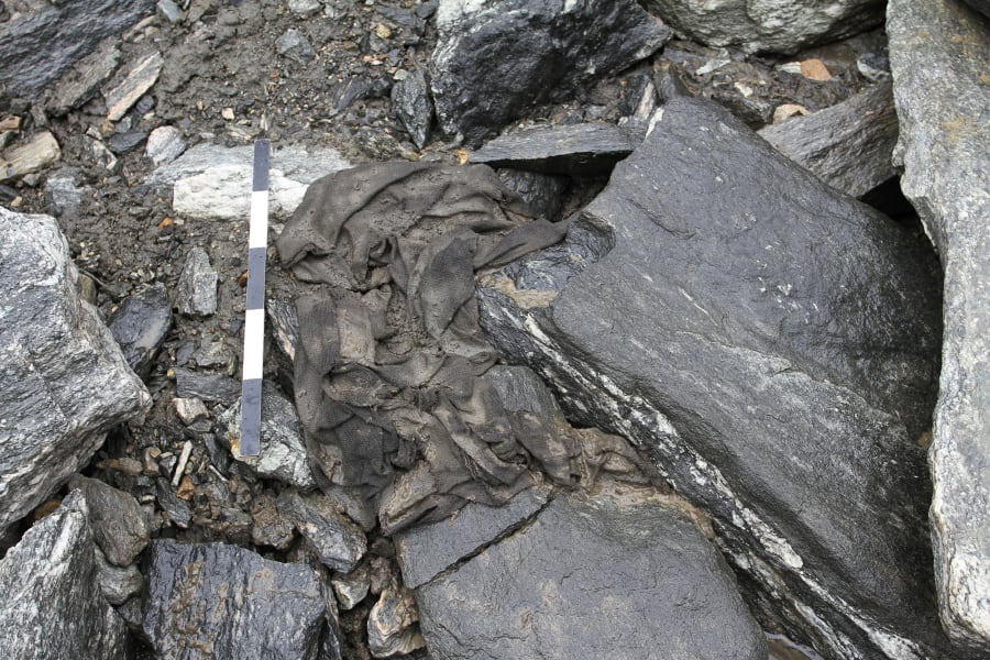 15lendbreen viking artifacts Tunic-as-found