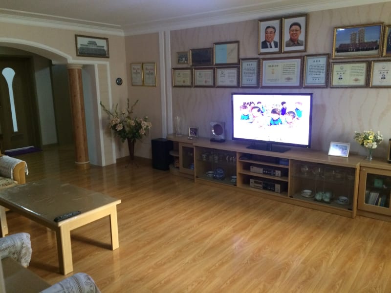 CNN goes inside an upscale North Korean apartment