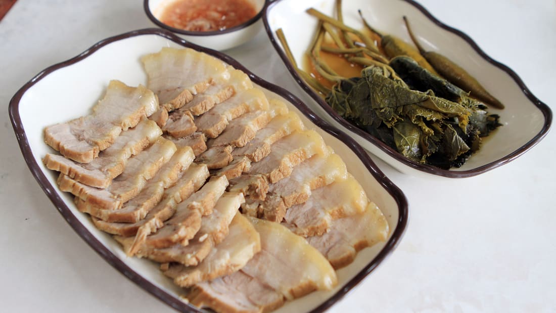 Korean food 2620010201305001k_Bossam-Steamed Pork Wrapped with Cabbages 