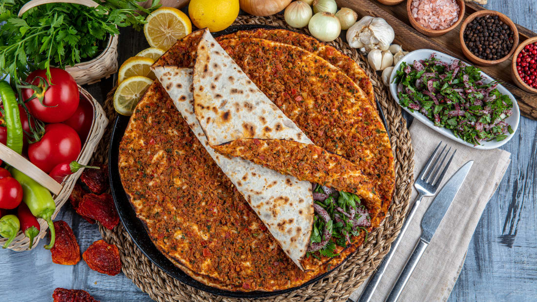 18 Best Turkish foods_Lahmacun