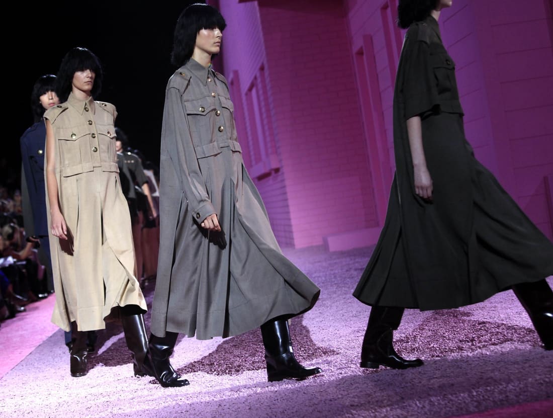 http%3A%2F%2Fcdn.cnn.com%2Fcnnnext%2Fdam%2Fassets%2F161104174228-marc-jacobs-ss15.jpg