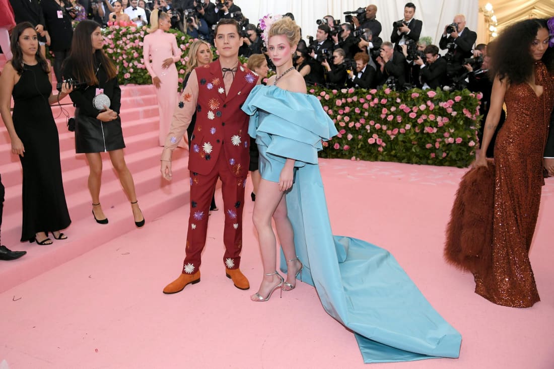 43 Met Gala 2019_Cole Sprouse Lily Reinhart