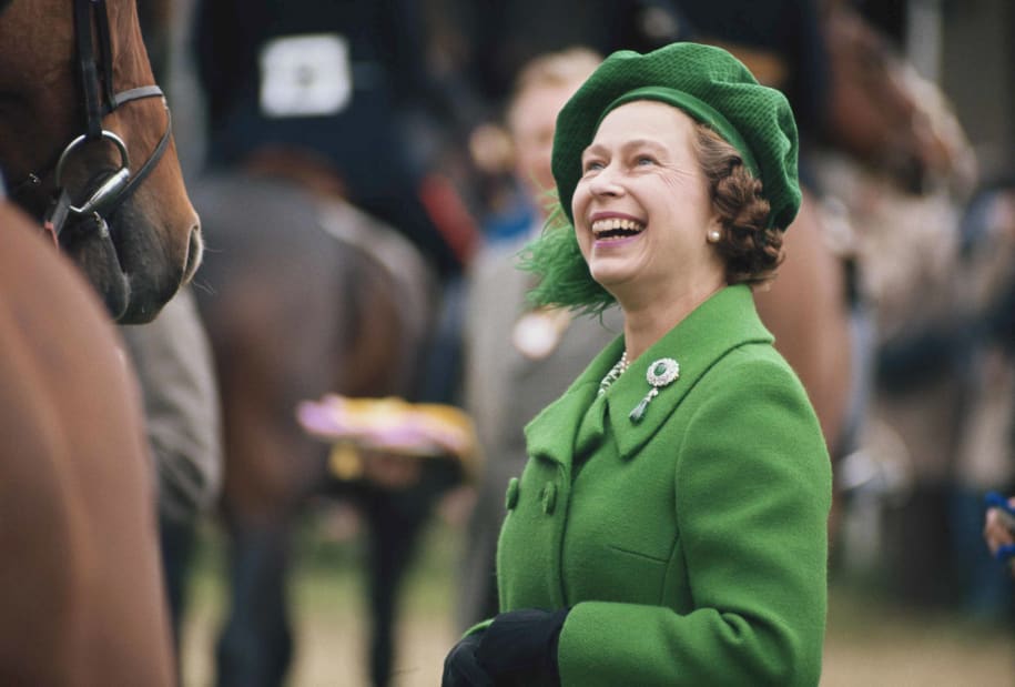 20 Queen Elizabeth fashion RESTRICTED