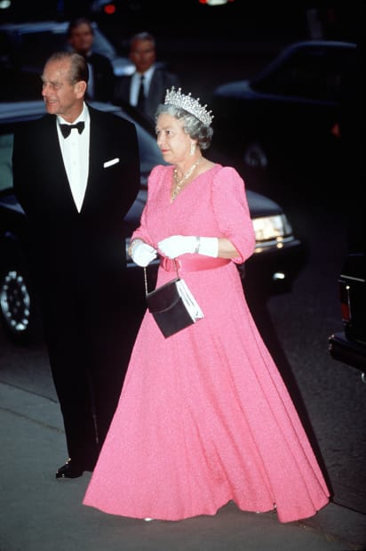 22 Queen Elizabeth fashion RESTRICTED