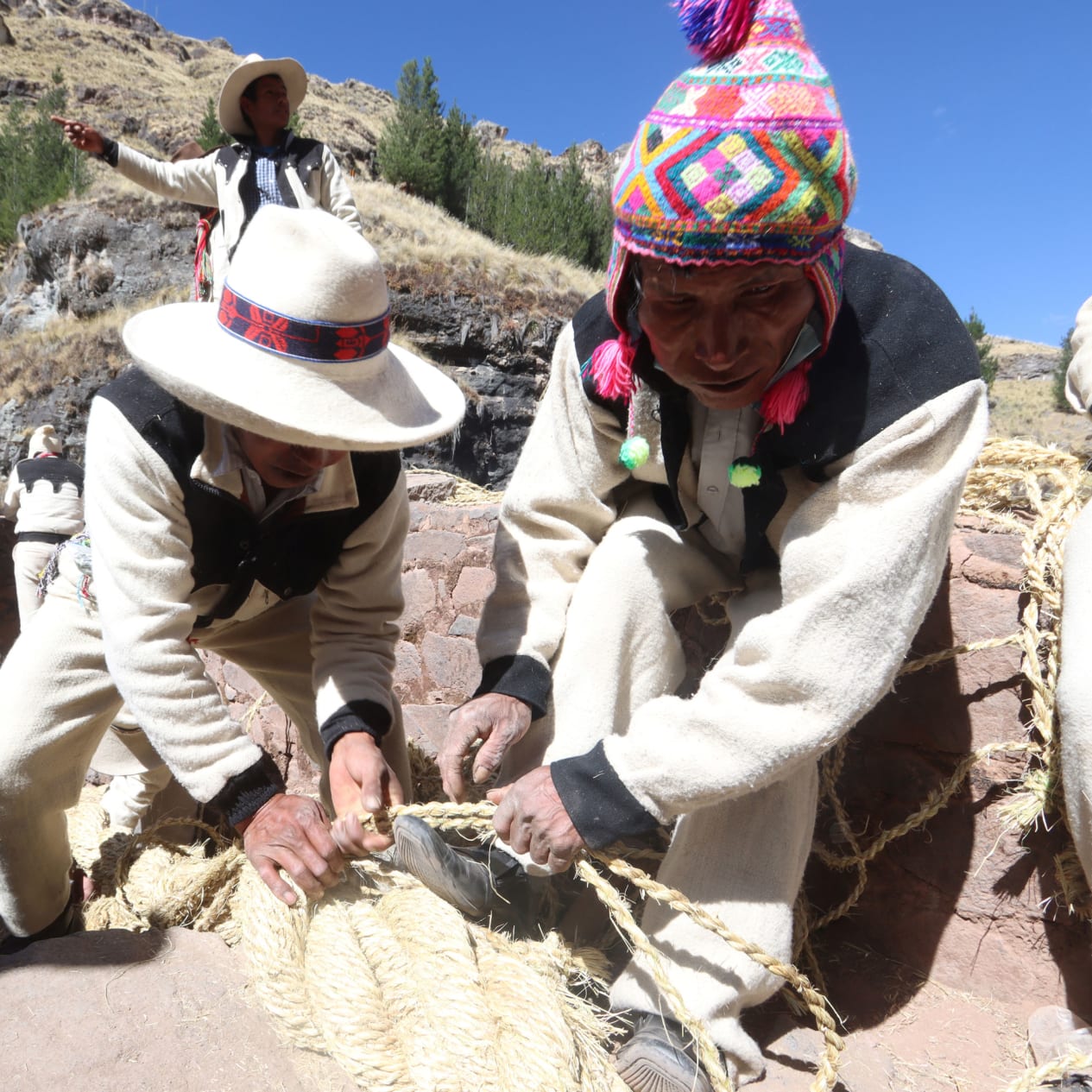 Канада перу. Бовлезия Инкана. Incas Rope Bridges. Cusco - Inca Dance.