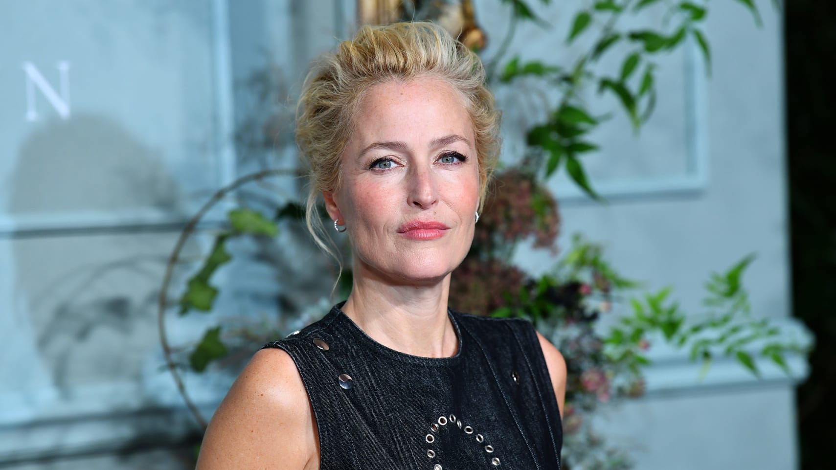 Gillian Anderson curates sex-positive book, asks women to submit sexual fantasies  🍑🍆